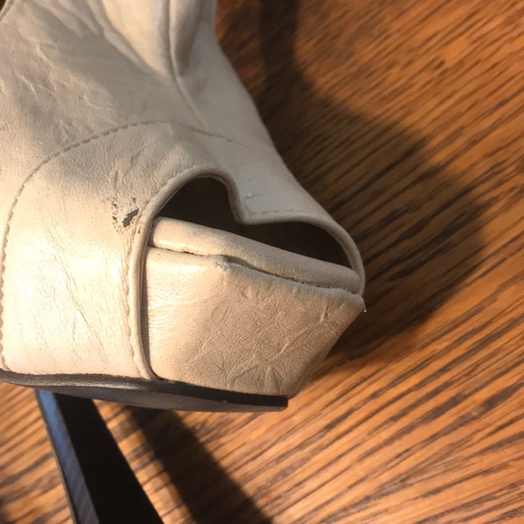 Open toe buckle booties 8.5 - Picture 3 of 6